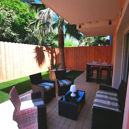 90 M2 Avec Parking Terrasse Balcons, Proche Du Port Et Plages * ארסשון