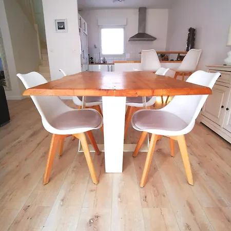 90 M2 Avec Parking Terrasse Balcons, Proche Du Port Et Plages ארסשון