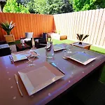 90 M2 Avec Parking Terrasse Balcons, Proche Du Port Et Plages Appartement