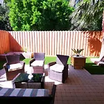 Appartement 90 M2 Avec Parking Terrasse Balcons, Proche Du Port Et Plages