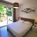 90 M2 Avec Parking Terrasse Balcons, Proche Du Port Et Plages Lägenhet *