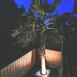 90 M2 Avec Parking Terrasse Balcons, Proche Du Port Et Plages