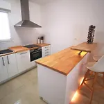 Lägenhet 90 M2 Avec Parking Terrasse Balcons, Proche Du Port Et Plages *
