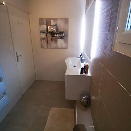 90 M2 Avec Parking Terrasse Balcons, Proche Du Port Et Plages Lägenhet