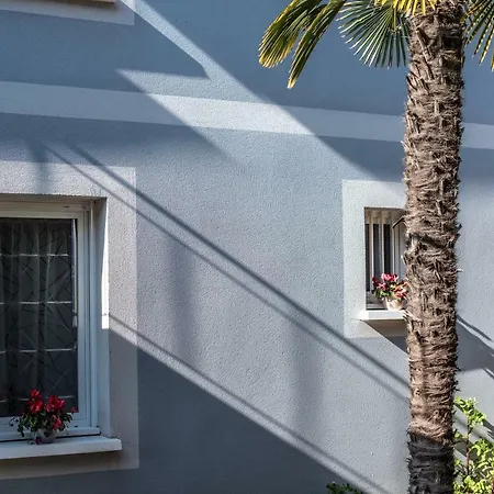 Lägenhet 90 M2 Avec Parking Terrasse Balcons, Proche Du Port Et Plages *