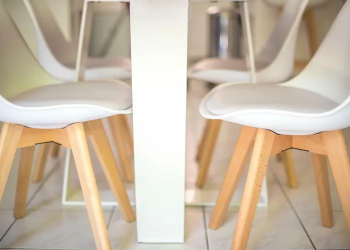 Lejlighed 90 M2 Avec Parking Terrasse Balcons, Proche Du Port Et Plages